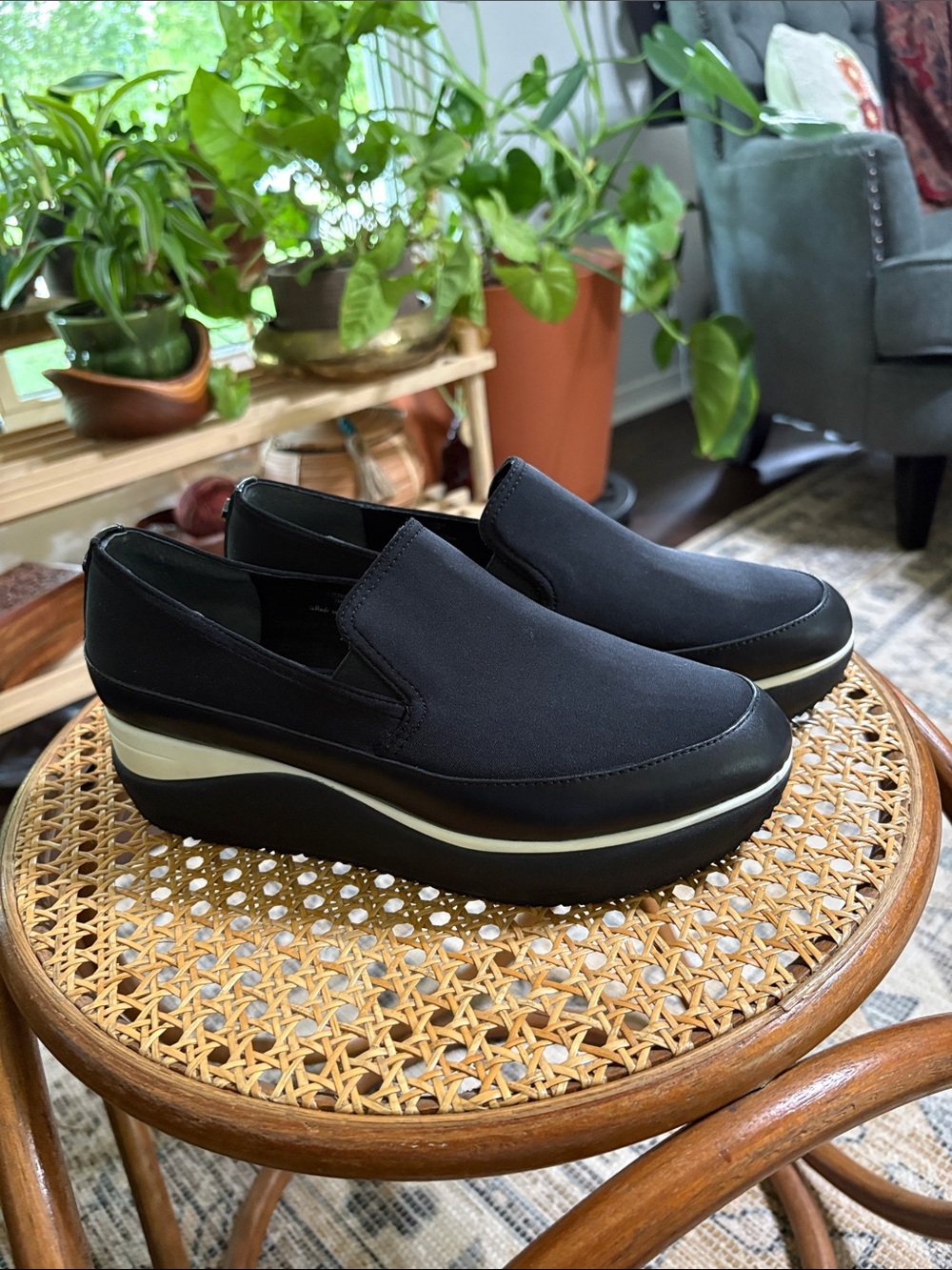 Donald Pliner Lizzie shoe. Size 7